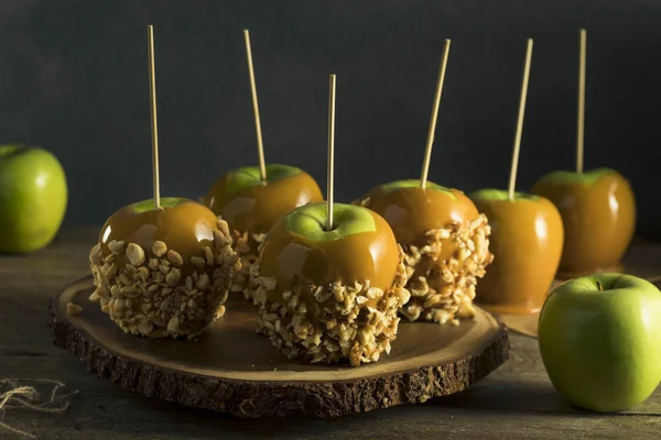 Maçãs Taffy doces orgânicos caseiros — Fotografia de Stock