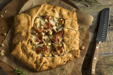 Baharatlı jambon peynir ve armut Galette'ye