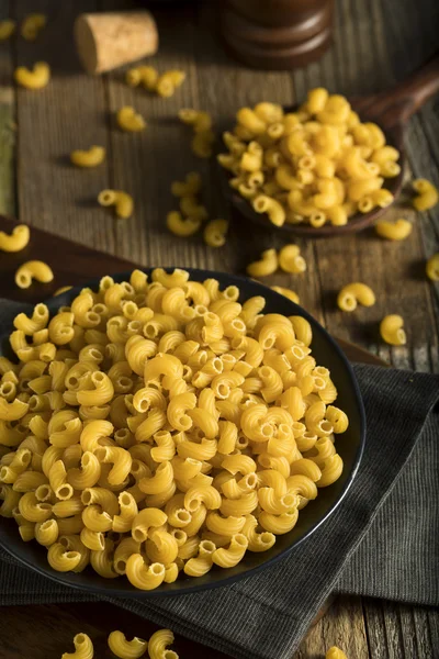 Macarrones de codo orgánico crudo — Foto de Stock