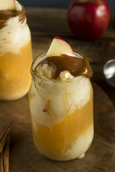 Gelato al sidro di mele freddo galleggiante — Foto Stock
