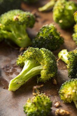 Organik yeşil kavrulmuş brokoli Florets