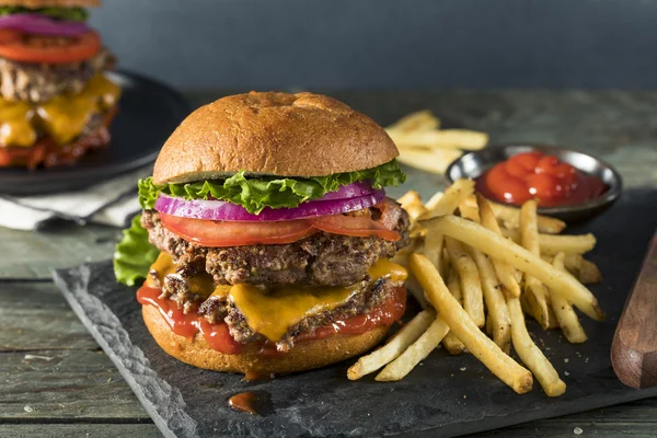 Homemade Cheese Smash Burger — Stock Photo, Image