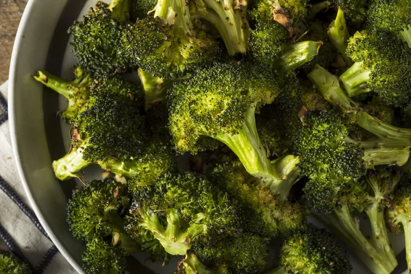 Organik yeşil kavrulmuş brokoli Florets — Stok fotoğraf