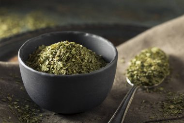 Ham organik kuru yeşil kişniş