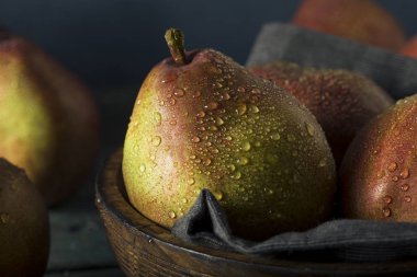 Ham organik kırmızı Anjou armut