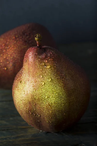 Ham organik kırmızı Anjou armut — Stok fotoğraf