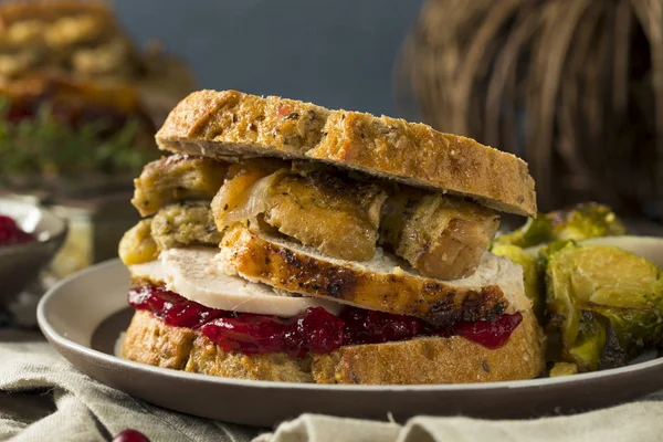 Sándwich de pavo hecho en casa de Acción de Gracias —  Fotos de Stock
