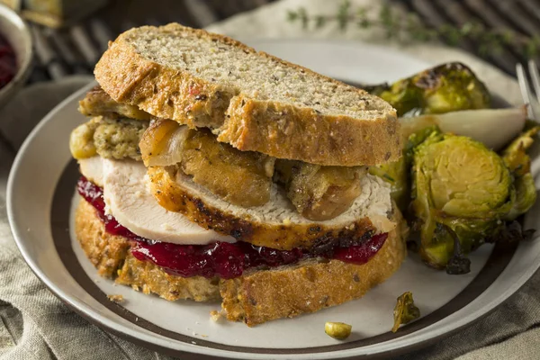 Domácí díkůvzdání zbylé Turecko sendvič — Stock fotografie
