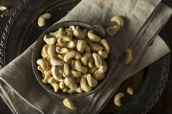 Rohe weiße Chashew-Nüsse aus biologischem Anbau — Stockfoto