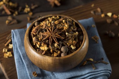 Ham organik kuru direttiğini baharat