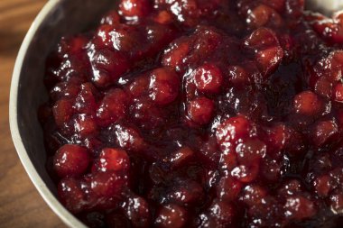 Ev yapımı organik kırmızı kuş üzümü reçeli