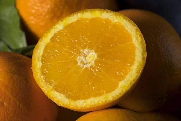 Raw Organic Orange Oranges — Stock Photo, Image