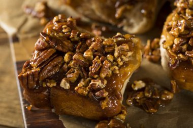 Ev yapımı Sırlı Ceviz yapışkan Buns