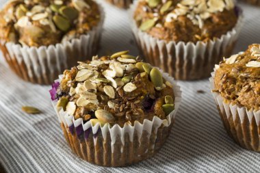 Sağlıklı organik tohum ve Blueberry Muffins