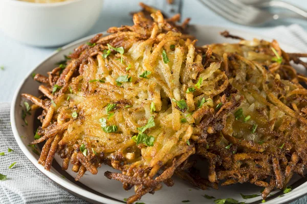 Zelfgemaakte traditionele aardappel Latkes — Stockfoto