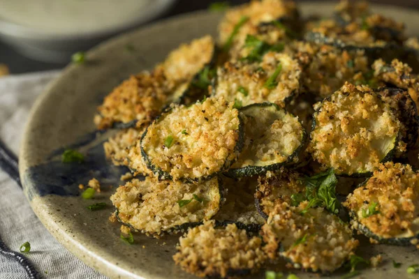 Chips di zucchine al forno fatte in casa — Foto Stock