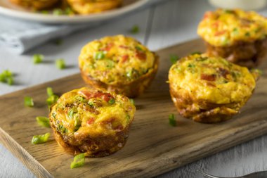 Ev yapımı sağlıklı kahvaltı yumurta Muffins