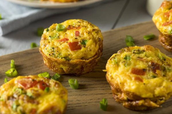 Domácí zdravé snídani vaječné muffiny — Stock fotografie
