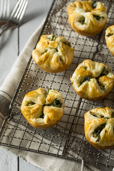 Homemade Spinach Muffin Puff — Stock Photo, Image