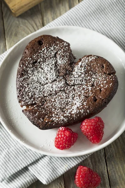 Hausgemachte süße Schokolade Herz Lava Kuchen — Stockfoto