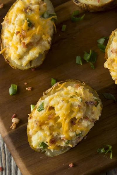 Patatas hechas en casa dos veces al horno — Foto de Stock