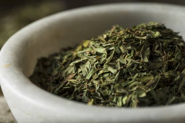 Ham organik kuru tarhun baharatı