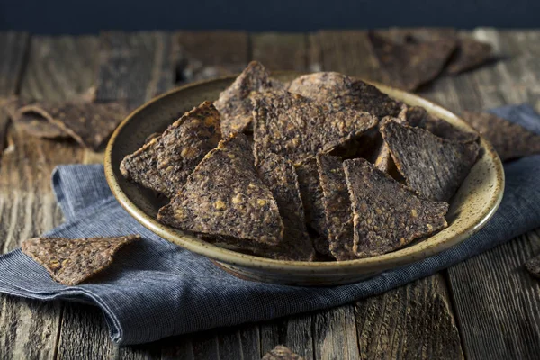 Hemmagjord salta svarta bönor tortillachips — Stockfoto