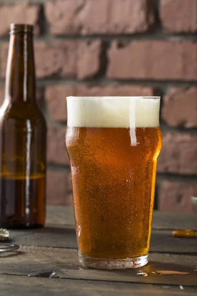 아메리칸 라 거 Crafter 맥주를 상쾌한 냉 — 스톡 사진
