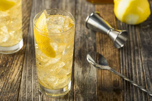 Whisky casero Highball con agua de soda —  Fotos de Stock