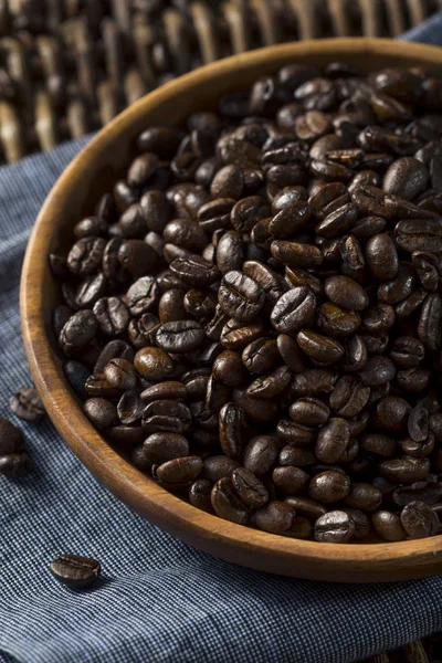 Bio geröstete braune Kaffeebohnen — Stockfoto