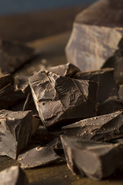 Organiska Semi söt mörk choklad bitar — Stockfoto