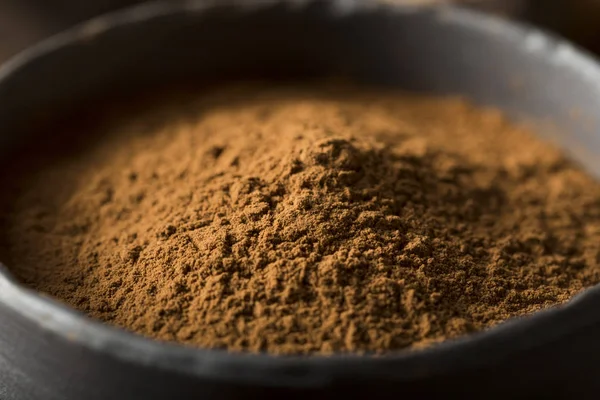 Pó de cacau de chocolate escuro orgânico cru — Fotografia de Stock