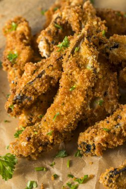 Ev yapımı ekmekli Fried Portabella mantar patates kızartması