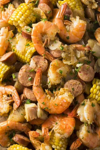 Zelfgemaakte traditionele Cajun garnalen koken — Stockfoto