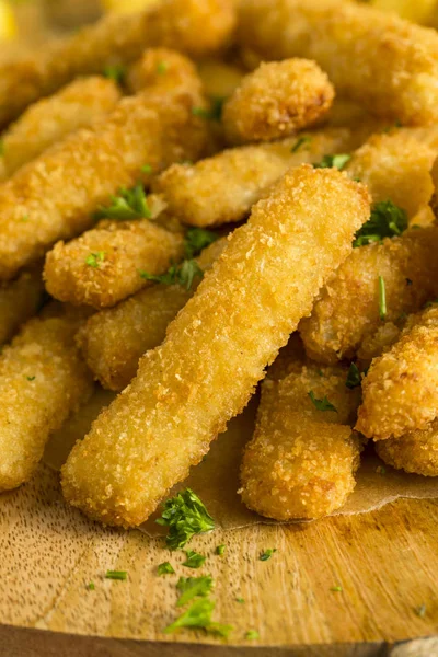 Palitos de pescado frito profundo con papas fritas — Foto de Stock