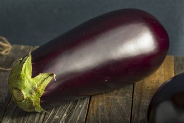 Ham organik mor patlıcan