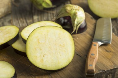 Ham organik mor patlıcan