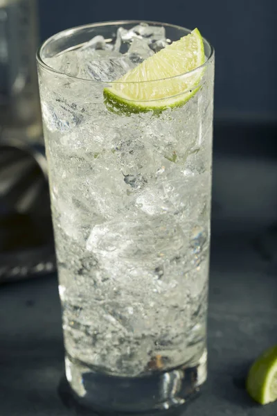 Cocktail alcolico vodka tonico Highball — Foto Stock