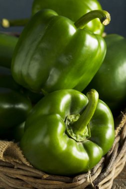 Ham yeşil organik biber