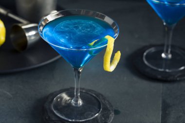 Mavi Martini kokteyl serinletici