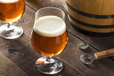 Bourbon varil yenileme bira yaşlı