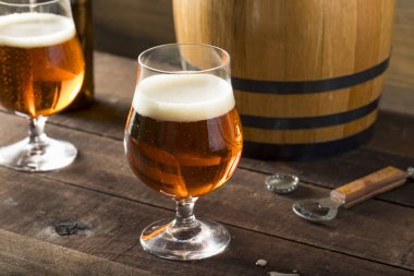 Bourbon varil yenileme bira yaşlı