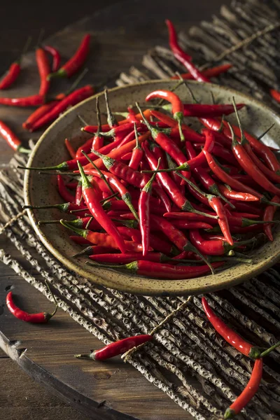 RAW ekologiskt röd Thai paprika — Stockfoto