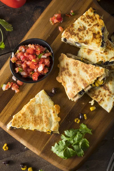 Homemade Chicken and Cheese Quesadilla — Stock Photo, Image