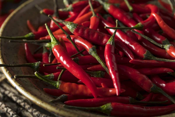 RAW ekologiskt röd Thai paprika — Stockfoto