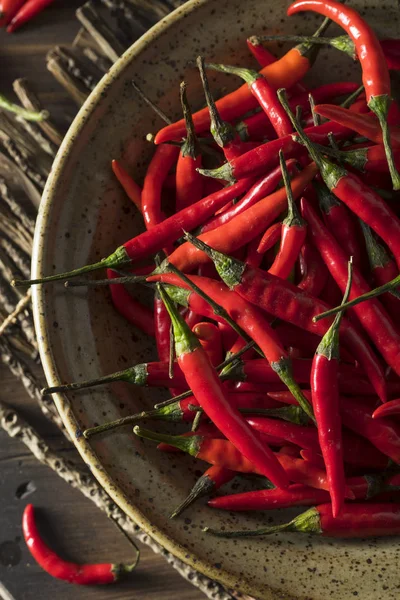 RAW ekologiskt röd Thai paprika — Stockfoto