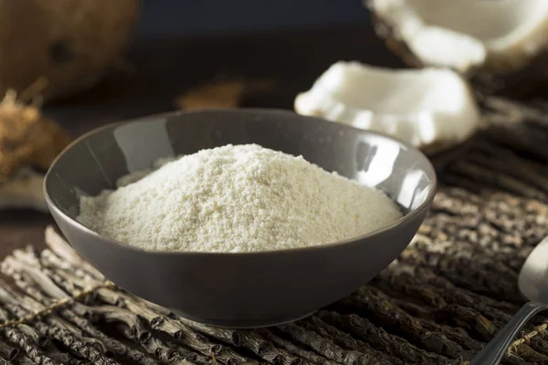 Сире органічне сухе біле кокосове борошно — стокове фото
