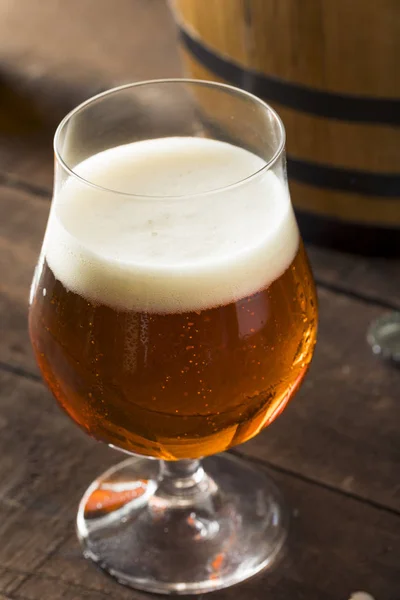 Erfrischendes Bourbon Barrel gereiftes Bier — Stockfoto
