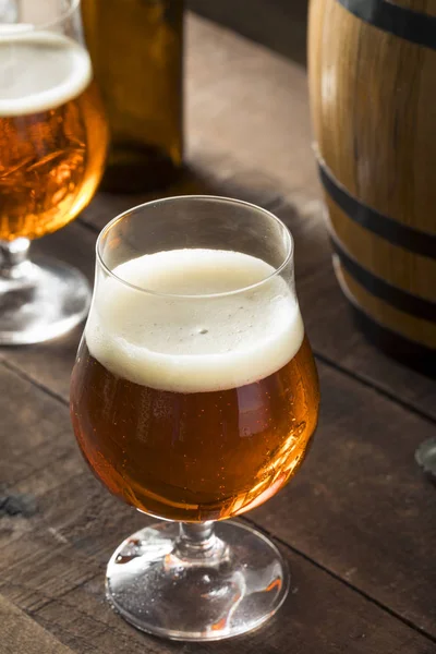 Refrescante Bourbon Barrel envelhecido cerveja — Fotografia de Stock