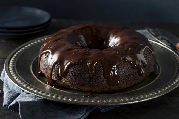Zoete zelfgemaakte donker Chocolate Bundt Cake — Stockfoto